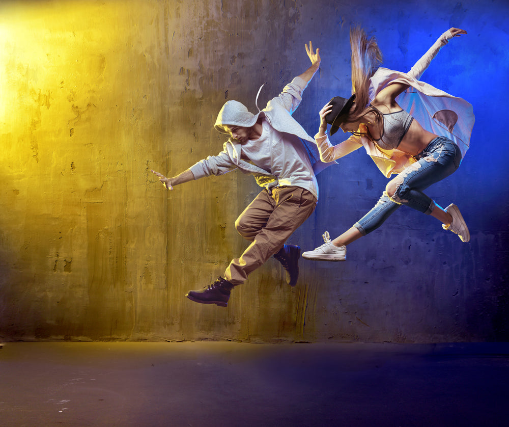 THE BENEFITS OF MASSAGE THERAPY FOR DANCERS: IMPROVING PHYSICAL AND MENTAL WELL-BEING